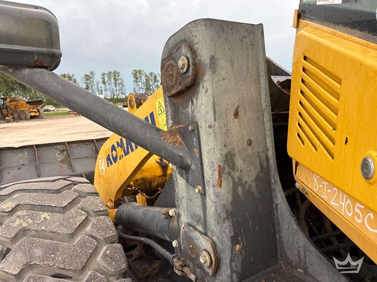komatsu-wa380-8-image-11