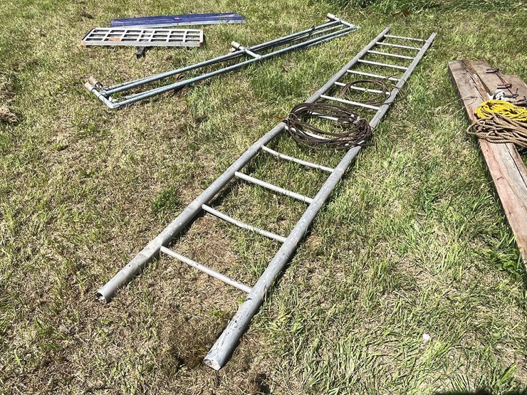 #3229-•-14'-metal-ladder-and-cable-image-1