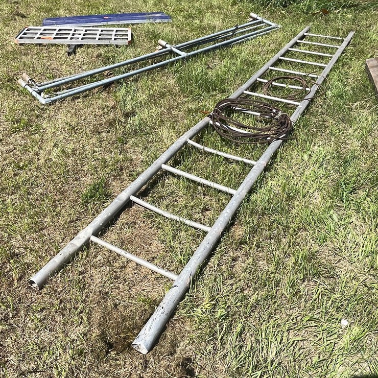 #3229 • 14' Metal Ladder and Cable