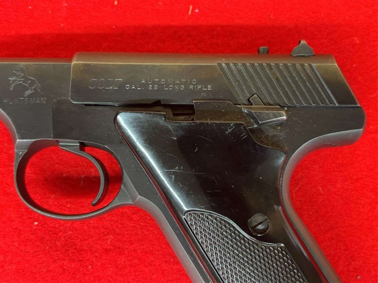 colt-huntsman-.22-lr-semiauto-pistol-image-8