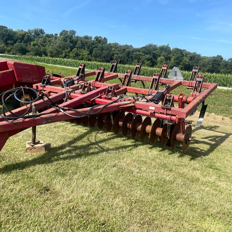 #1032 • (9) Shank Subsoiler