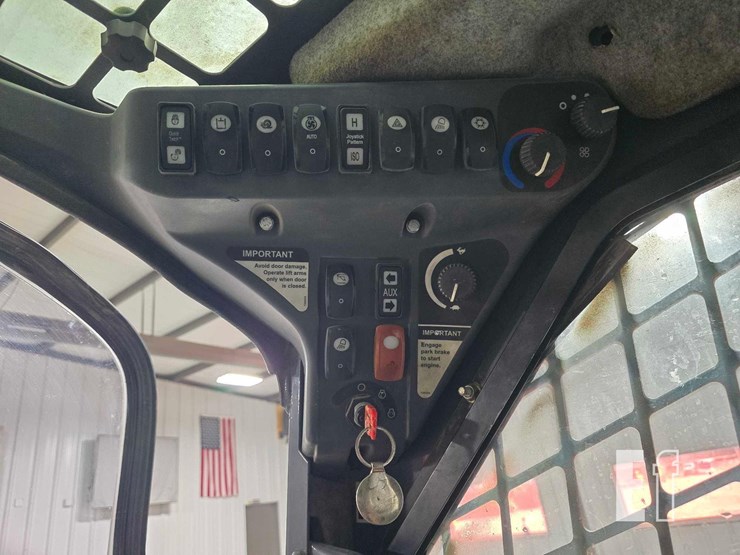 2012-deere-333d-image-17