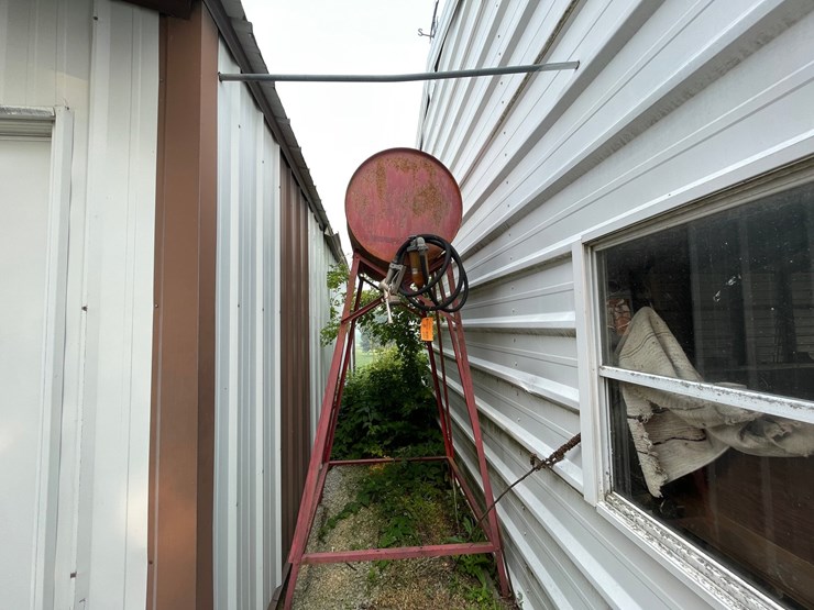#2307-•-fuel-barrel-on-stand-image-1