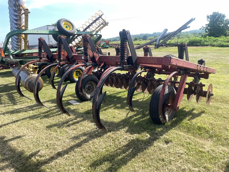 #1032-•-(9)-shank-subsoiler-image-4