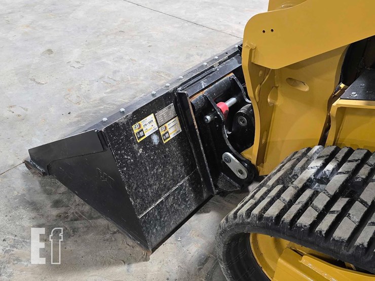 2025-caterpillar-255-image-12