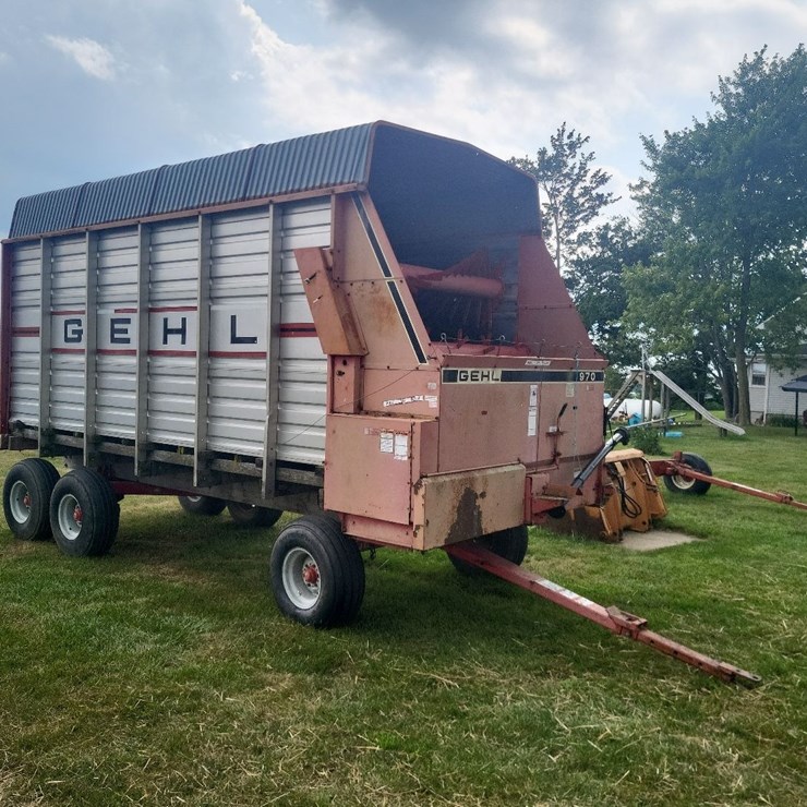 Gehl 970 Silage Wagon w/Gehl Tandem Axle Running Gear