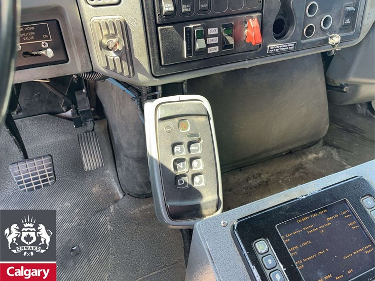 2004-international-durastar-4400-image-17