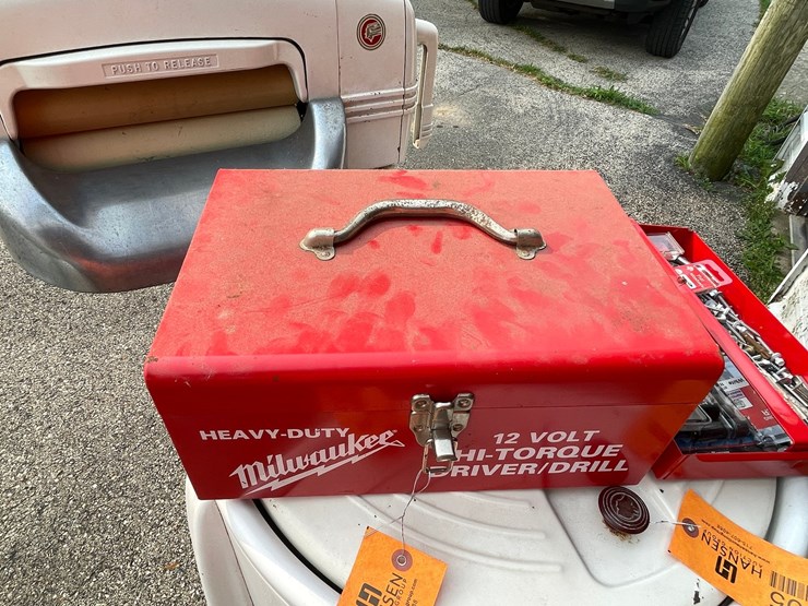 #2304-•-milwaukee-12v-cordless-drill-image-5