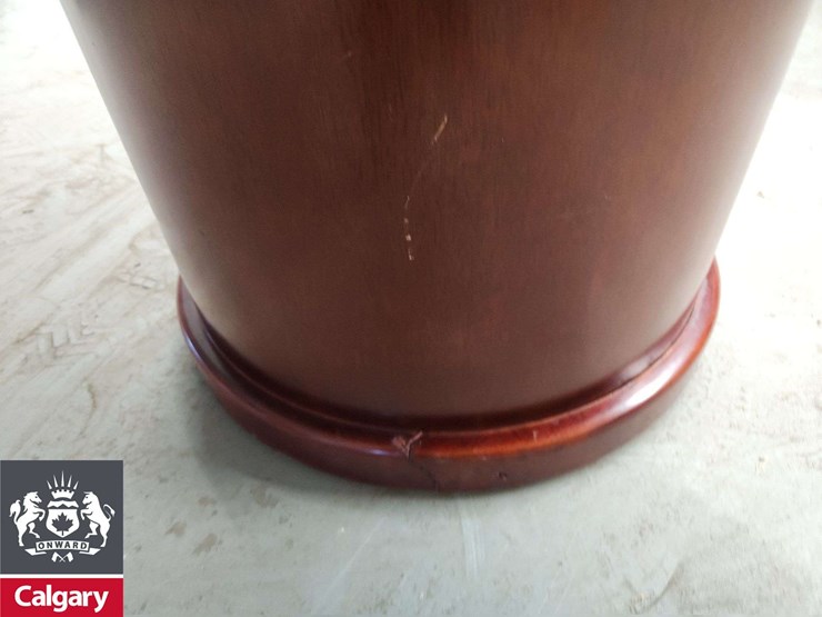 round-wooden-table-image-4