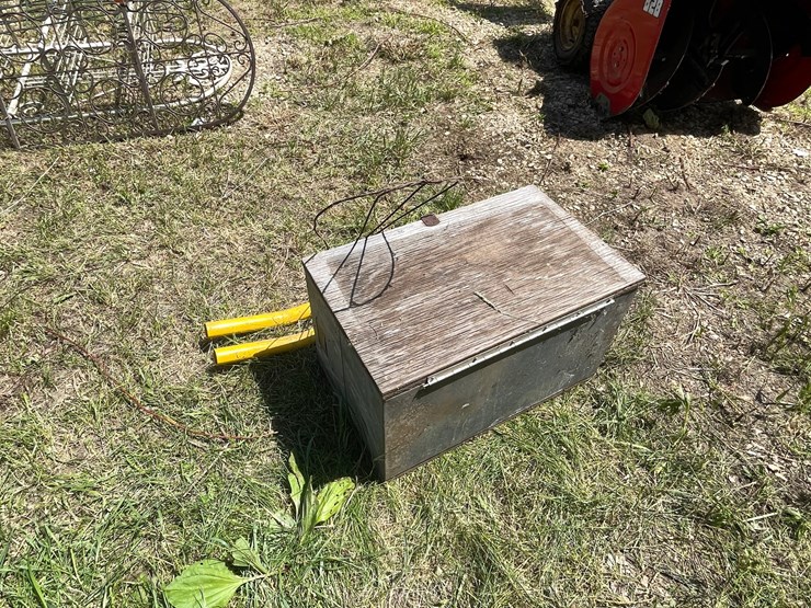 #3323-•-cub-cadet-lawn-tractor-brush-guard,-rug-beater,-and-metal-storage-box-image-7