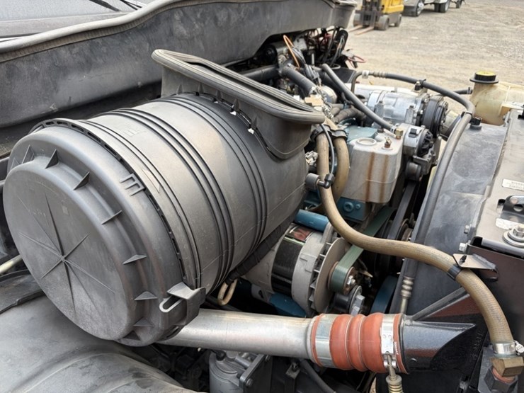 2002-international-durastar-4400-image-15