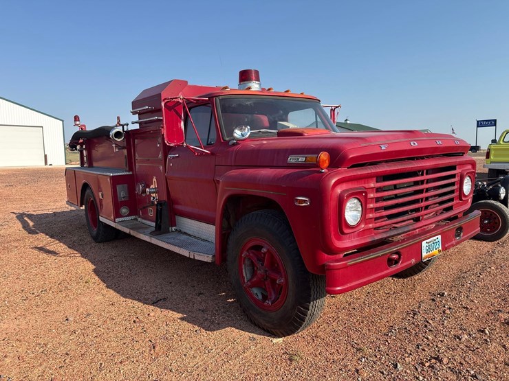 1970-ford-fire-truck-image-1