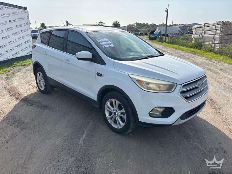 2017-ford-escape-image-2