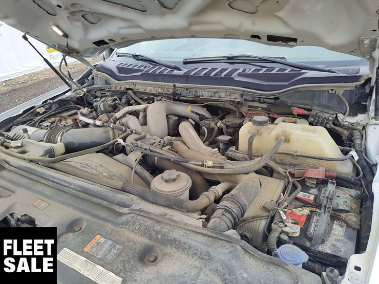 2021-ford-f550-image-31