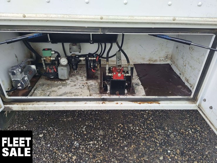 2021-ford-f550-image-26
