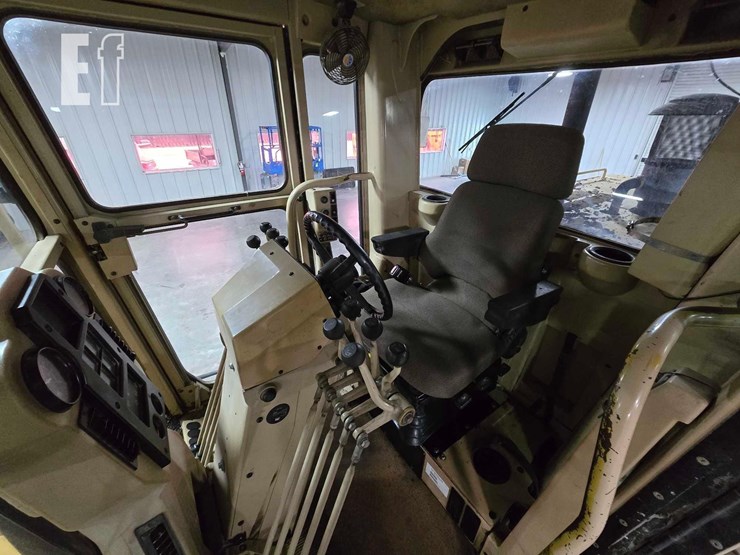 2001-caterpillar-140h-image-15