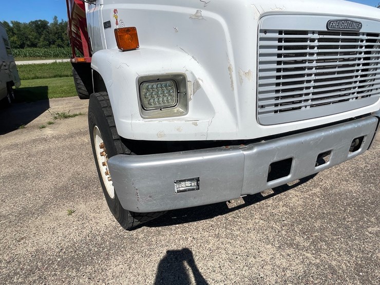 1995-freightliner-fl80-image-40