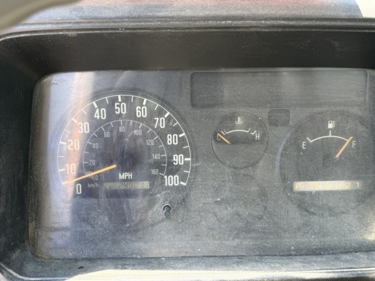 2001-gmc-w3500-image-37