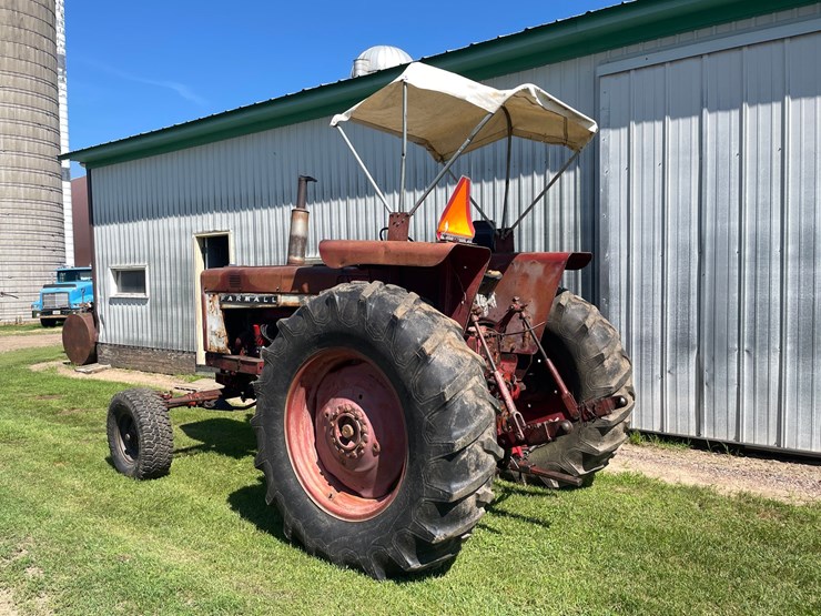#1020-•-farmall-656-gas-tractor-(augusta,-wi)-image-9