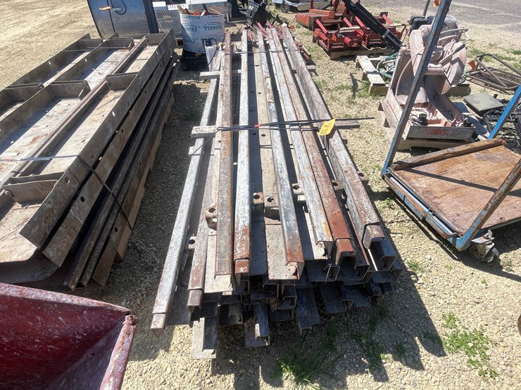 #2063-•-(30)-4"-cement-concrete-forms-image-4