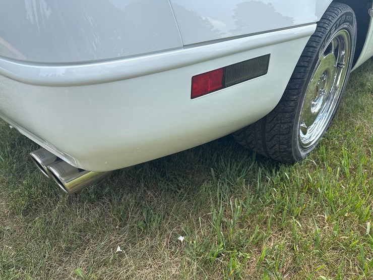 1992-chevrolet-corvette-image-27
