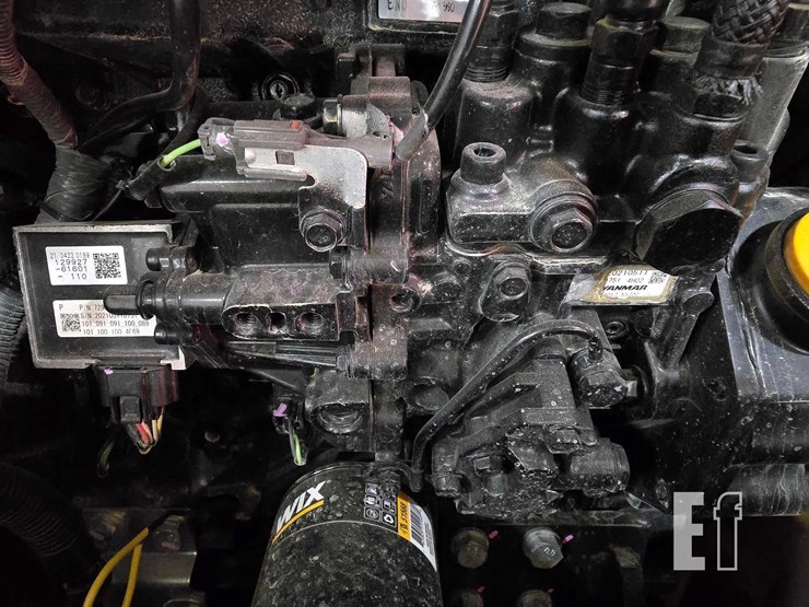 2021-deere-35g-image-25