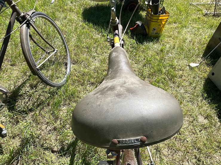#3300-•-(2)-vintage-his-and-hers-bikes-image-23