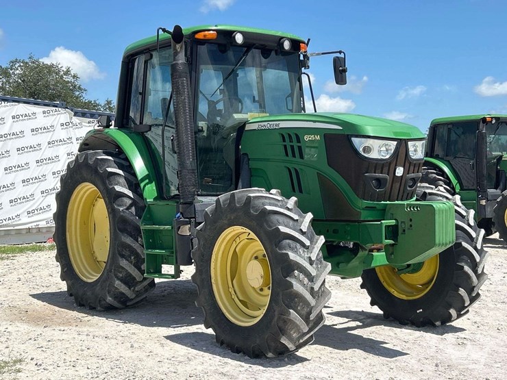 2014-john-deere-6125m-image-2