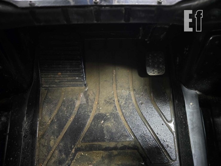 2025-caterpillar-255-image-15
