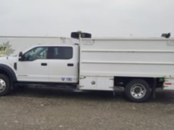 2021-ford-f550-image-5