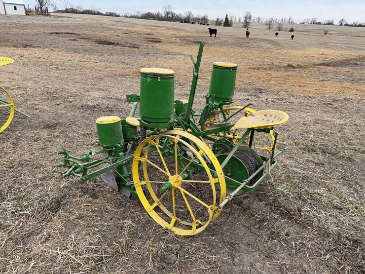 john-deere-two-row-planter-image-3