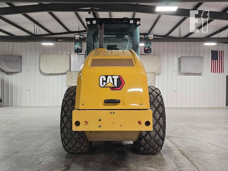 2022-caterpillar-cs56b-image-8