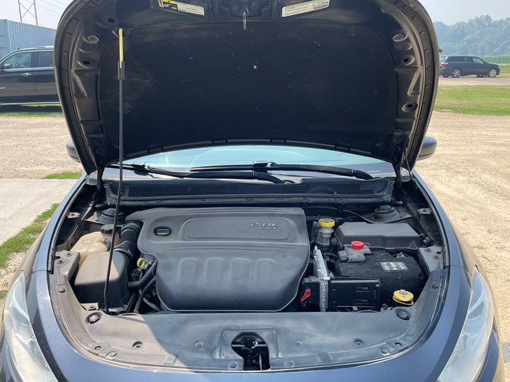 #1012-•-2013-dodge-dart-limited-(has-wi-title)-image-24