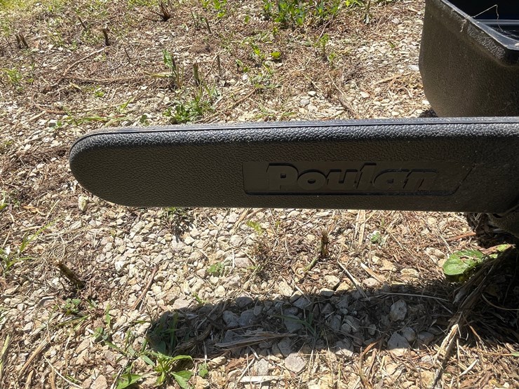 #3318-•-poulin-pro-classic-chain-saw-image-22