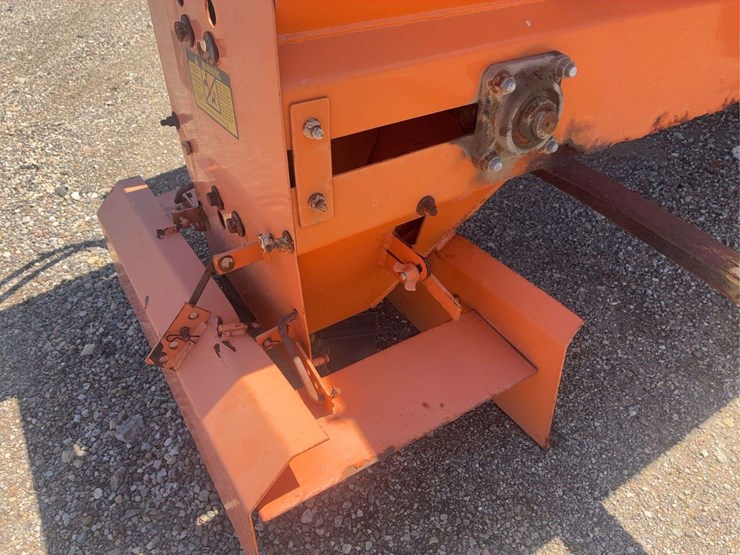 good-roads-2yd-"v"-box-image-14