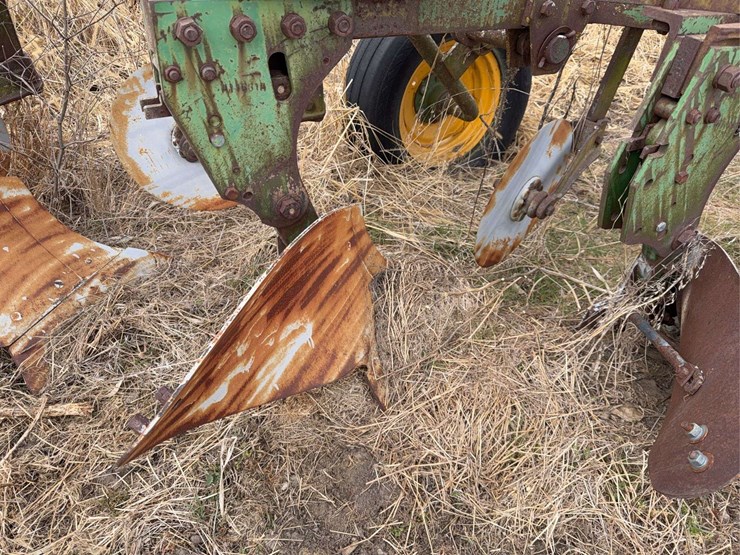 john-deere-pull-type-five-bottom-plow-image-18
