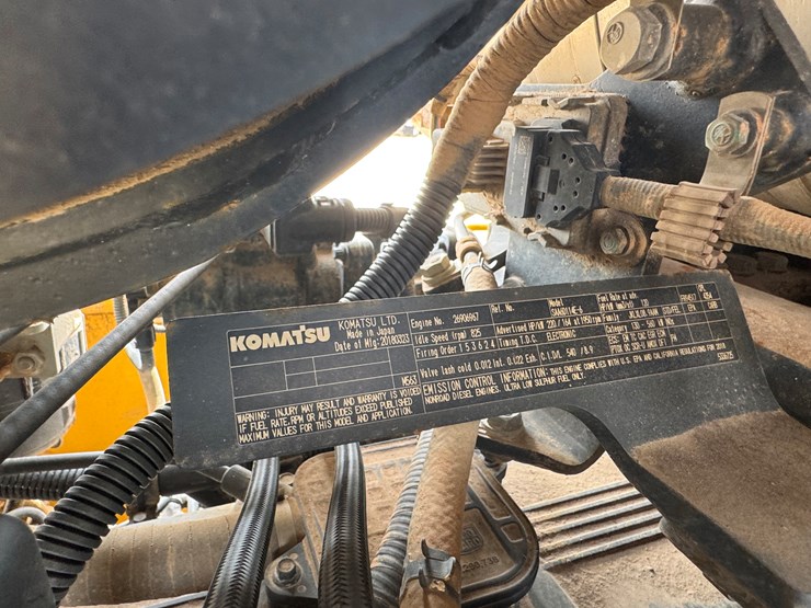 komatsu-d65ex-18-image-13