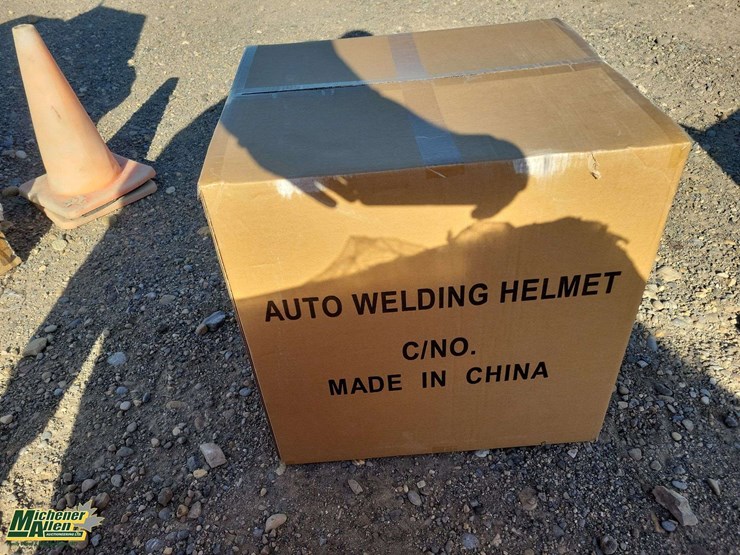 box-of-auto-welding-helmet-8pcs-unused-image-6