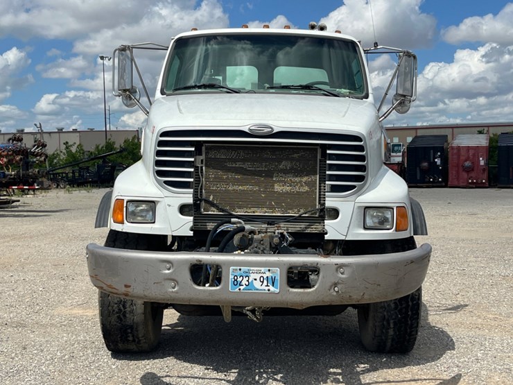 2007-sterling-l9500-image-2
