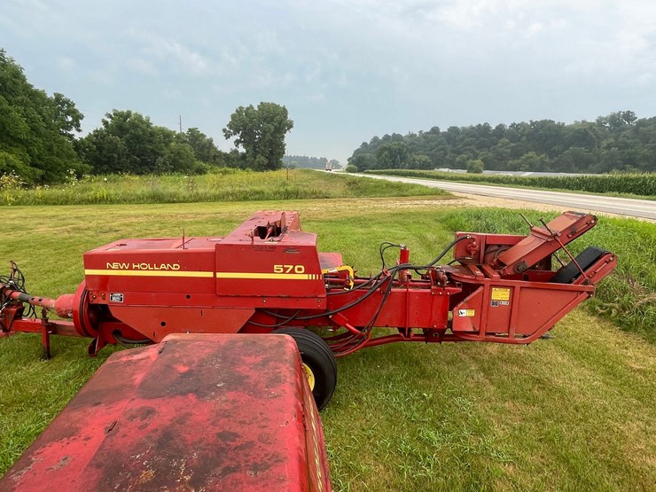 new-holland-570-image-8