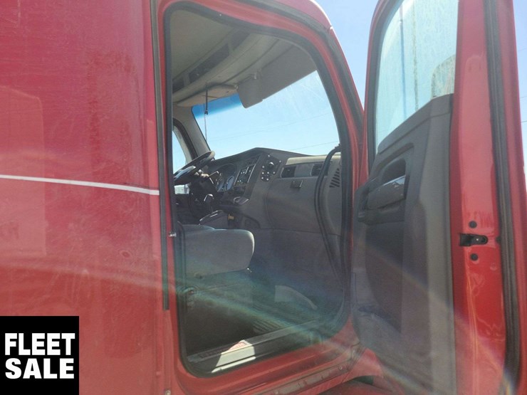 2018-kenworth-t680-image-27