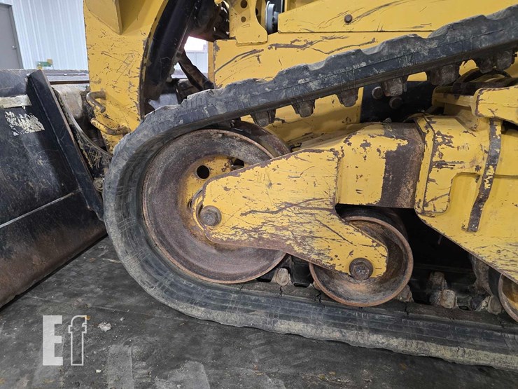 2022-caterpillar-259d3-image-27