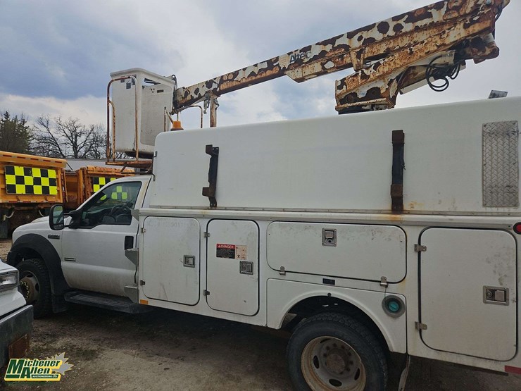 2006-ford-f550-image-5