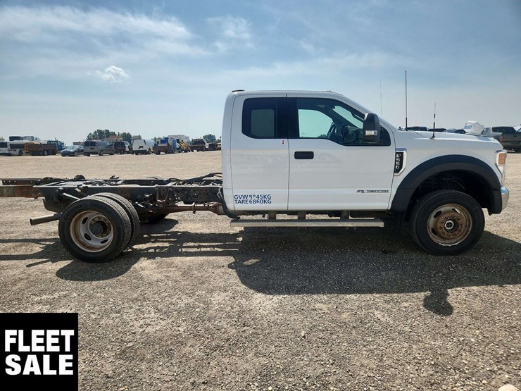 2022-ford-f550-image-8