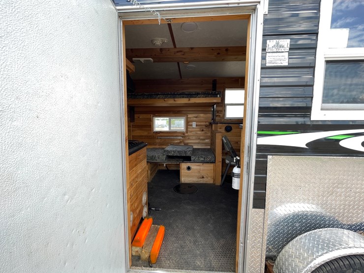 #5804-•-2015-ice-castle-toy-hauler-(sells-with-paperwork-to-obtain-title)-image-13