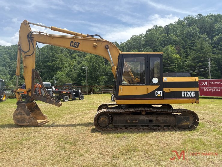 caterpillar-e120b-image-3