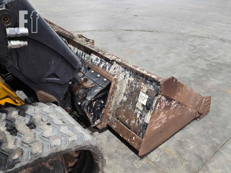 2022-jcb-3ts-8t-image-11