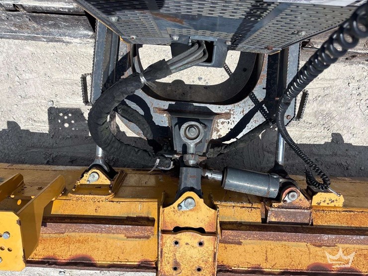 2018-deere-650k-image-17