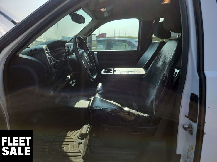 2013-chevrolet-silverado-3500hd-lt-image-14