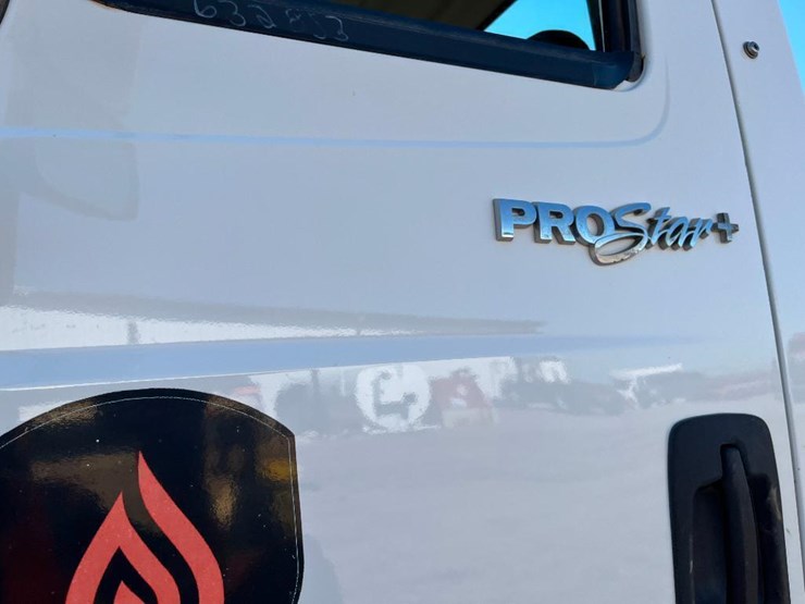 2012-international-prostar-image-37